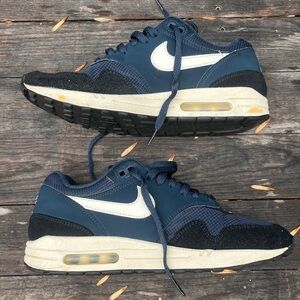 Women’s Nike Air Max SC size 8